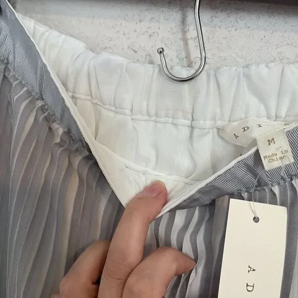 NWT Adiva Pleated Midi Skirt Womens Mediuim Elastic Waist Silver Blue - Picture 5 of 8